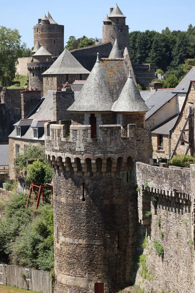 Un château bien bâti – atelier maquette au château de Fougères
