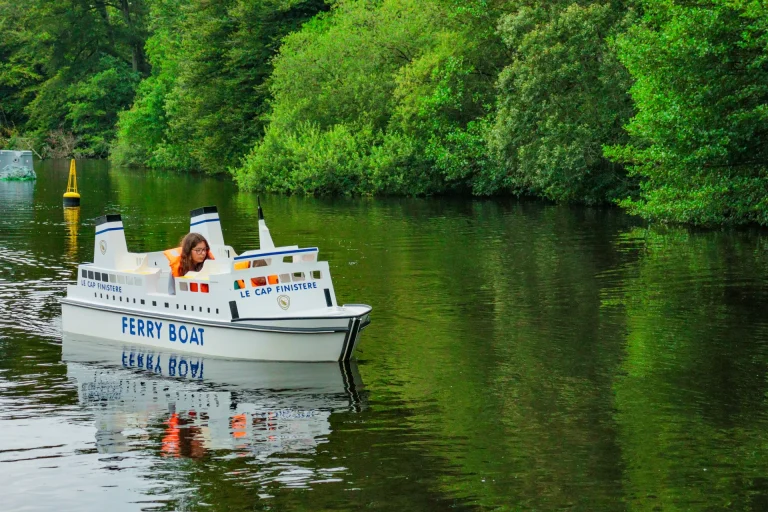 Bateau miniature foret de villecartier