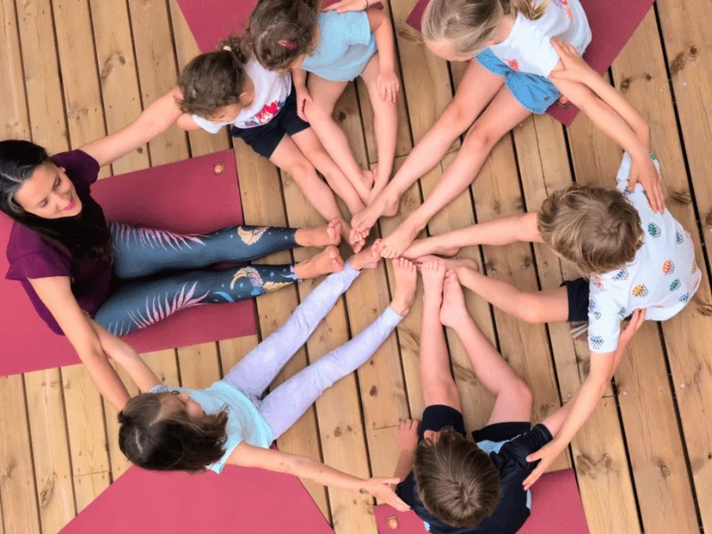 AÉQUIS Studio : des séances de yoga parent-enfant à Rennes dès 18 mois